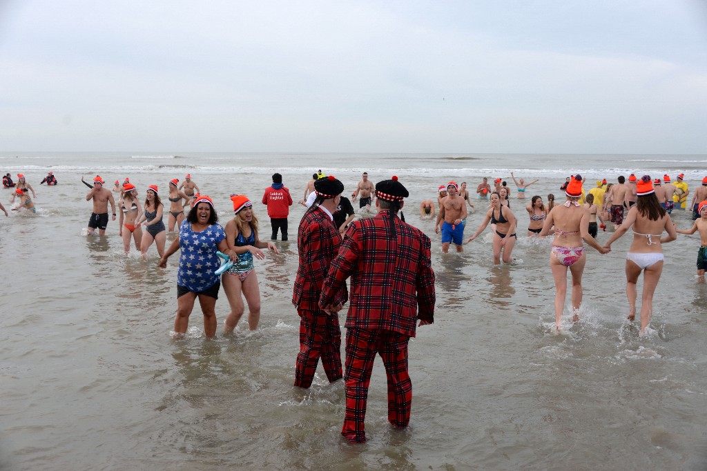 ../Images/Nieuwjaarsduik Nederzandt 2016 091.jpg